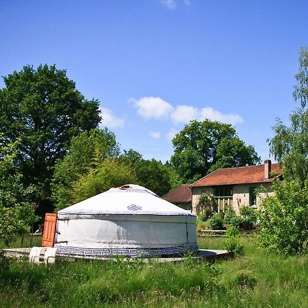 Yourtes De Vassiviere Peyrat-le-Château Екстериор снимка